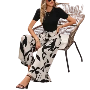 Elegante dos piezas de camiseta y pantalon ancho estampado
