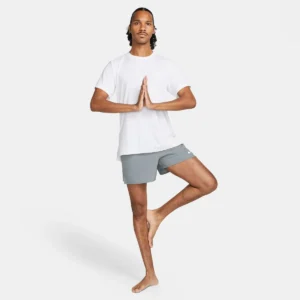 Shorts Nike Challenger Dri-FIT con poliéster reciclado B